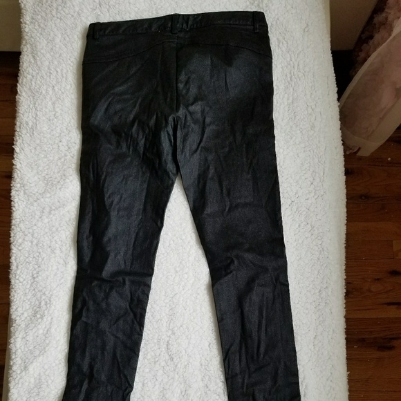 Black leather pants - Picture 2 of 4